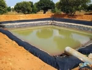 Pond build up by the use of reinforcement and polyethylene